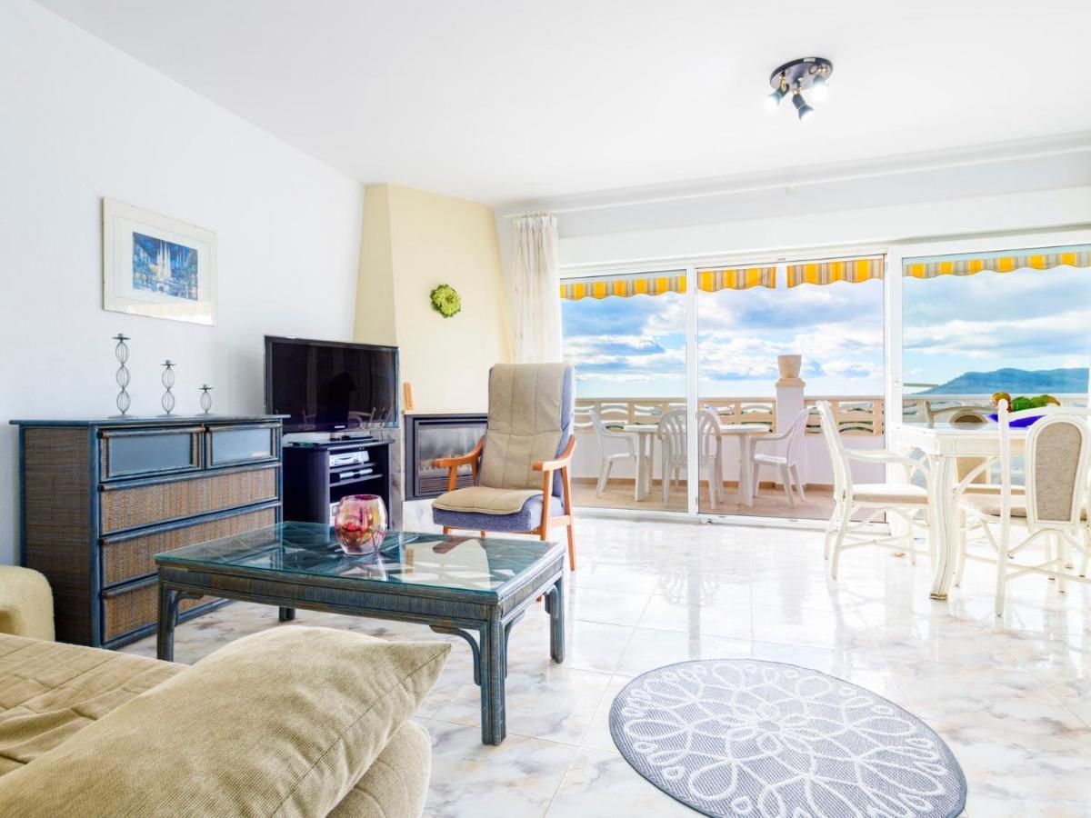 Escudos-4 By Interhome *